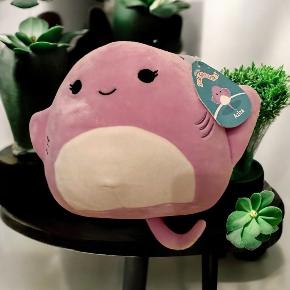 Squishmallows 10” Aziza The Purple Stingray NWT